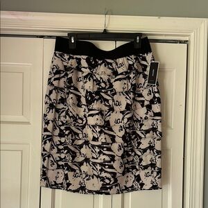 NWT Alfani Black and Cream Multi Layered Pencil Skirt